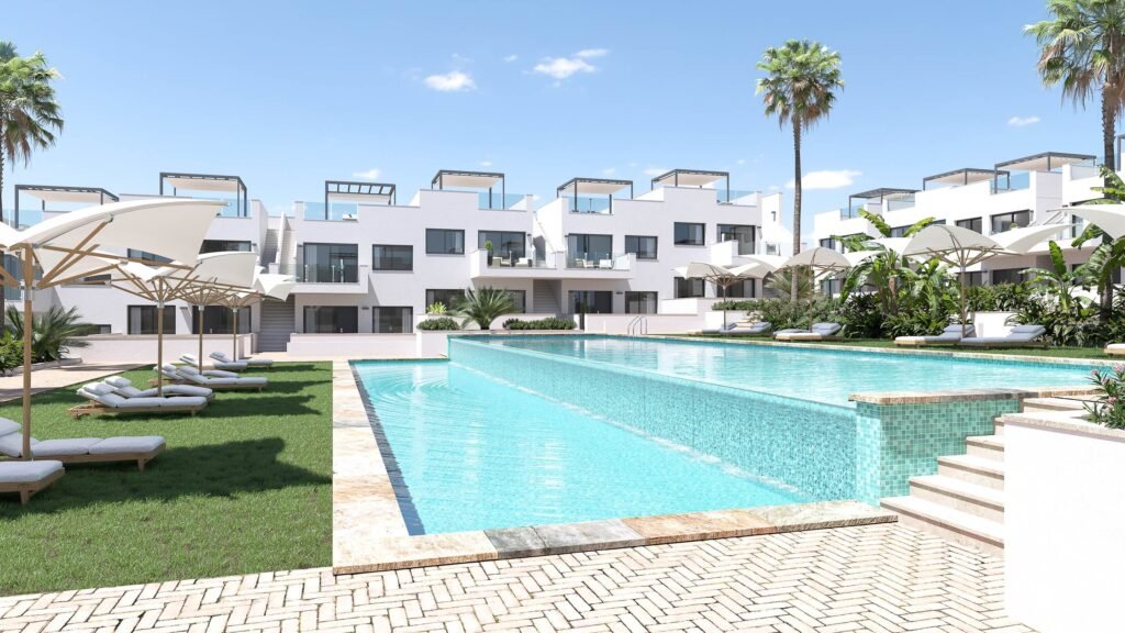 2-bedroom low-bungalow in Torrevieja — 2