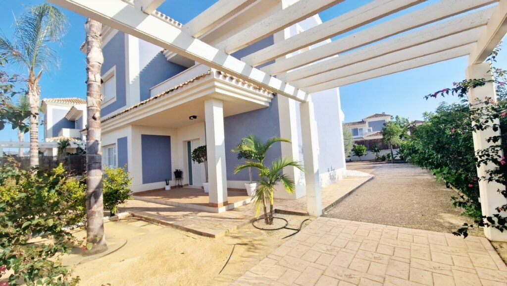 4-bedroom detached villa in Purias — 8