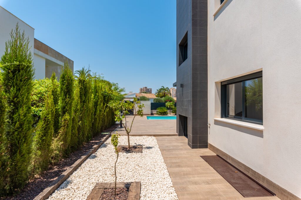 4-bedroom detached villa in Playa Paraiso — 5