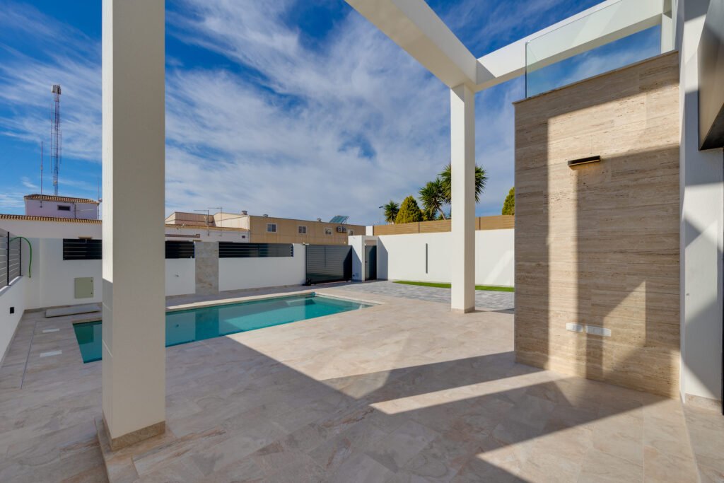4-bedroom detached villa in Torrevieja — 5