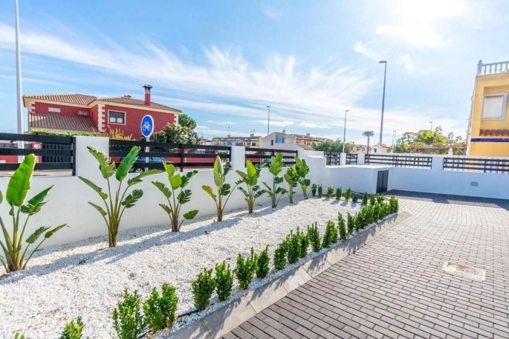 2-bedroom ground-floor apartment in Torrevieja — 8