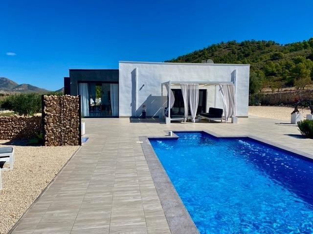 3-bedroom detached villa in Cañada de la Leña — 3