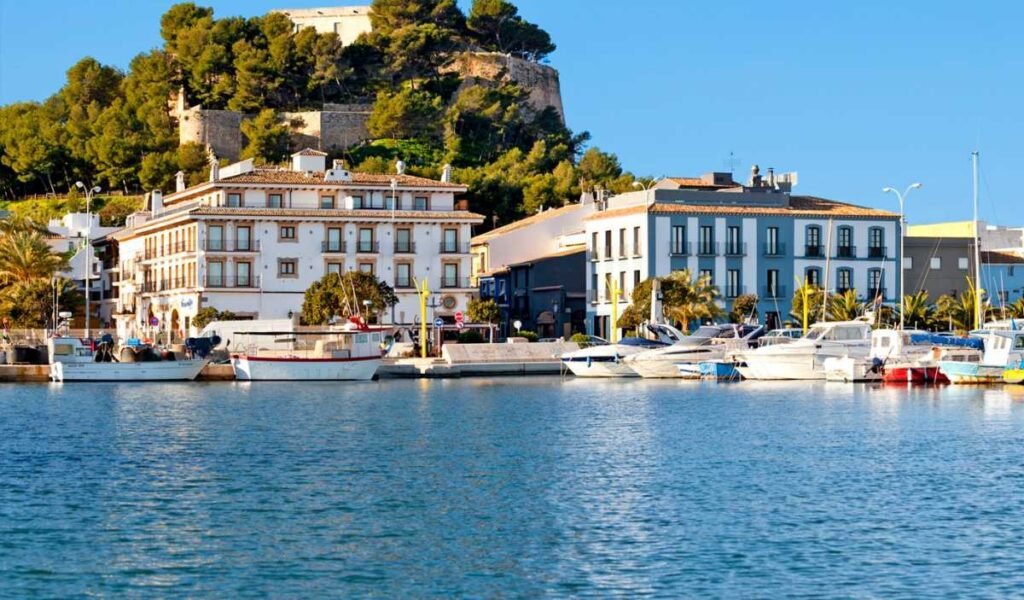 3-bedroom detached villa in Denia — 12