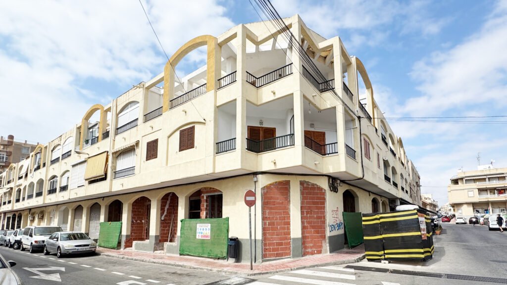 1-bedroom apartment in Torrevieja — 2