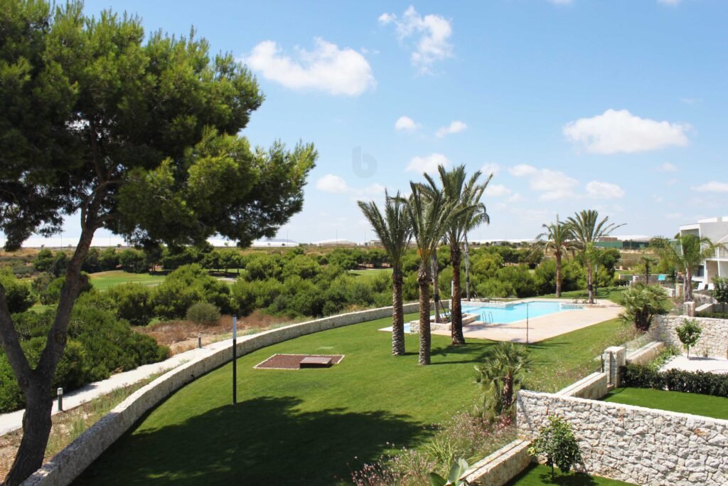 3-bedroom ground-floor apartment in Pinar de Campoverde — 3