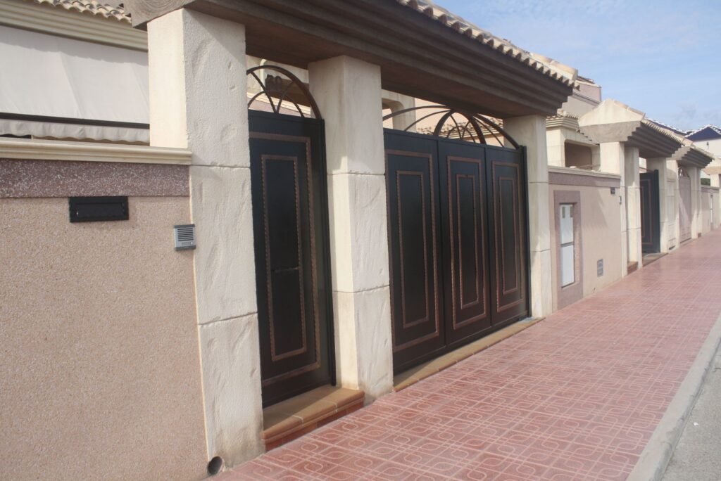 2-bedroom semi-detached villa in Torrevieja — 24