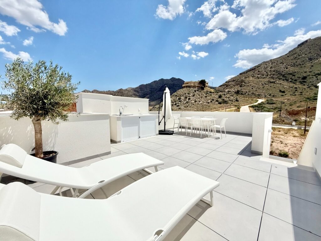 3-bedroom terraced house in Cox — 35