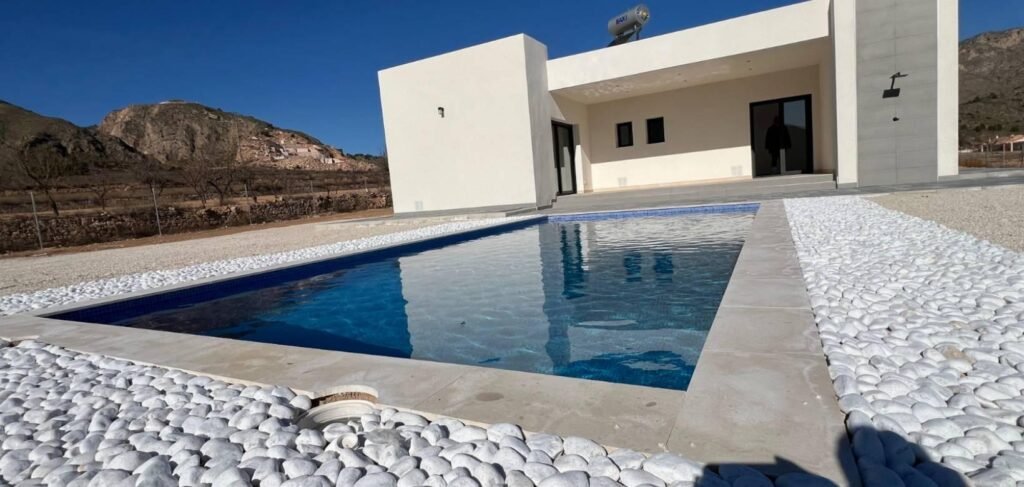 3-bedroom detached villa in La Canalosa — 3