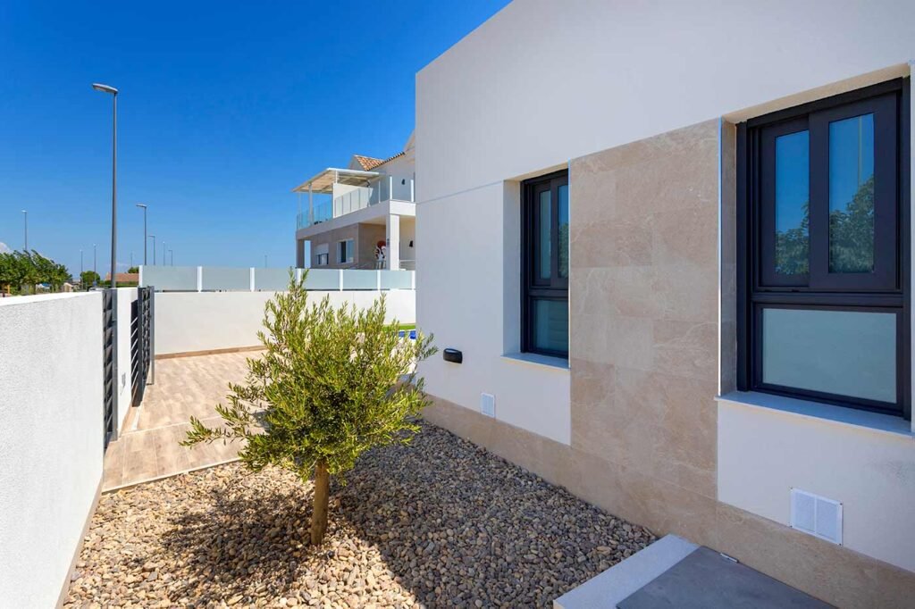 3-bedroom detached villa in Daya Nueva — 24
