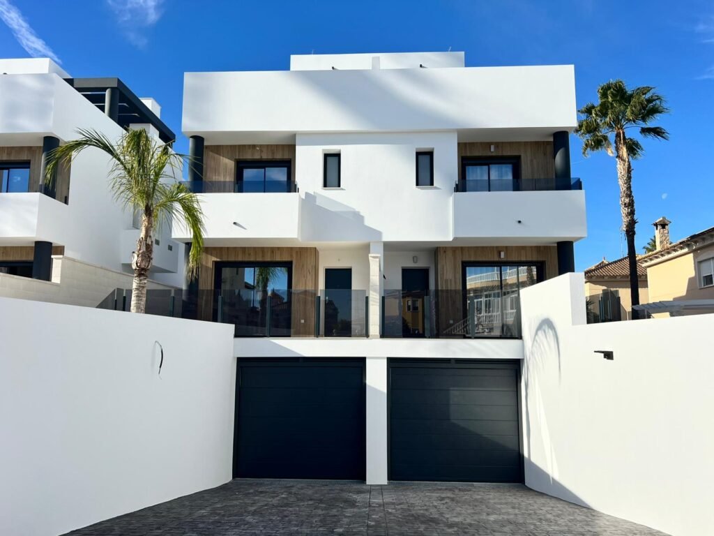 3-bedroom terraced house in Benferri — 30