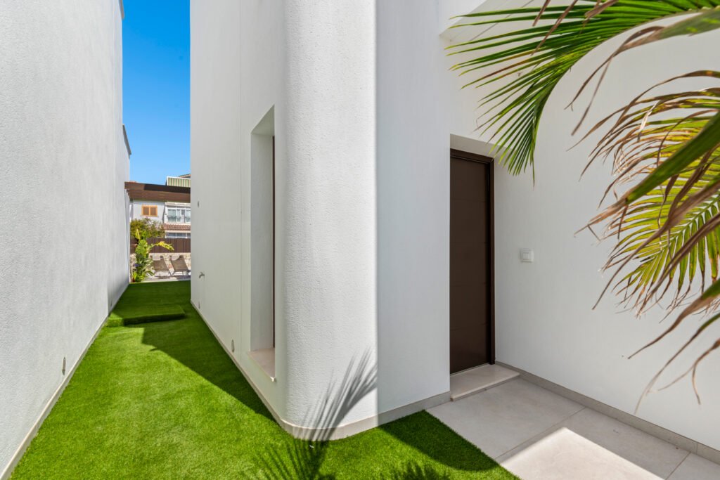 3-bedroom villa in Mil Palmeras — 36