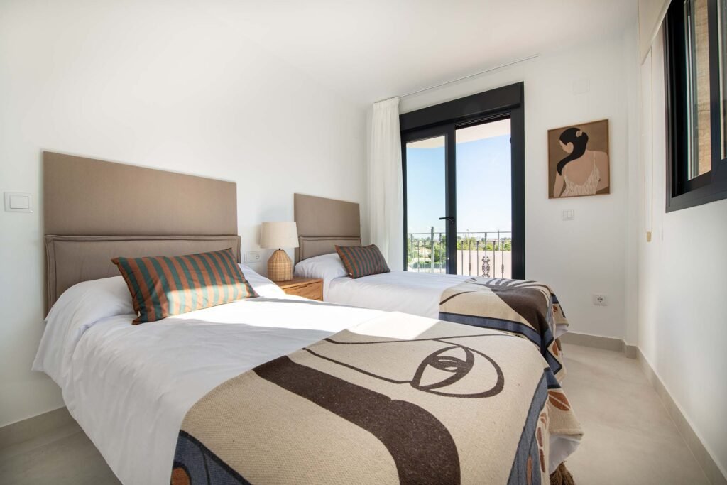 3-bedroom terraced house in Cox — 12