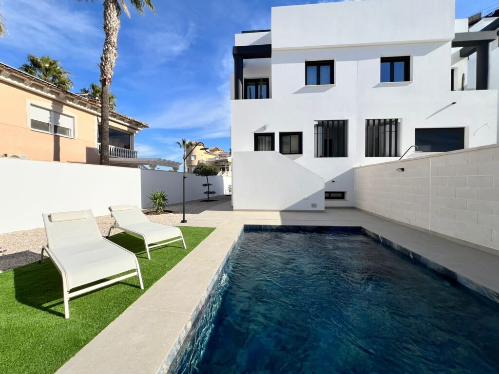 3-bedroom terraced house in Benferri — 38