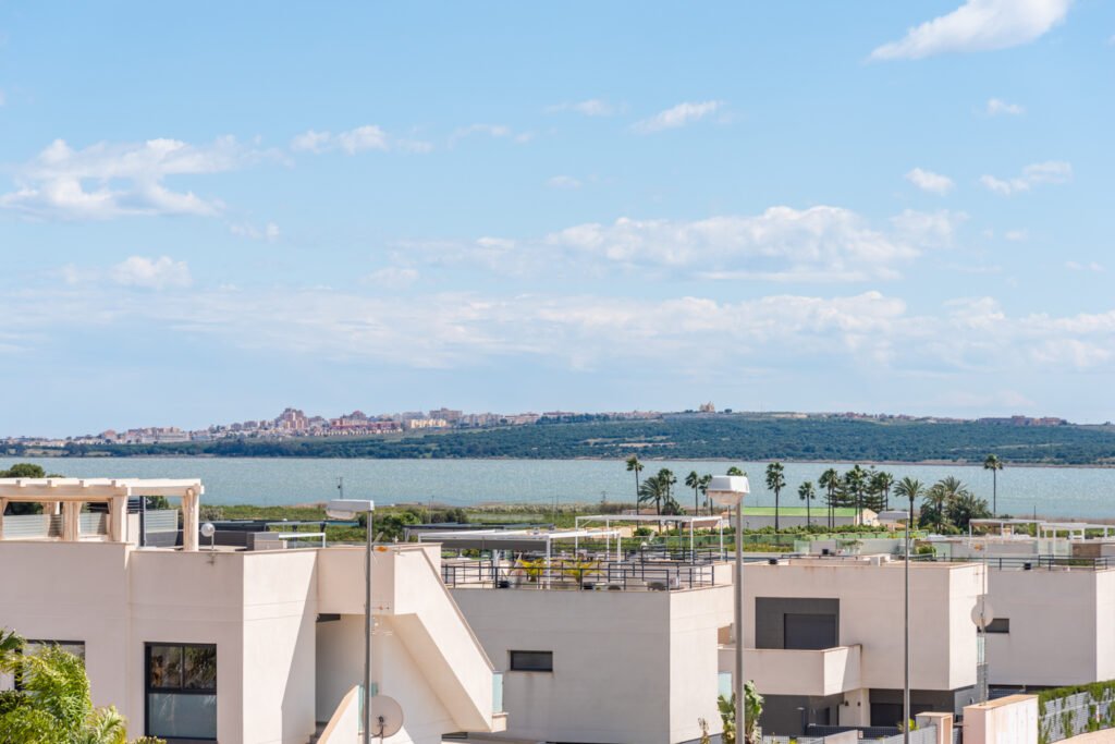 3-bedroom detached villa in Los Montesinos — 7