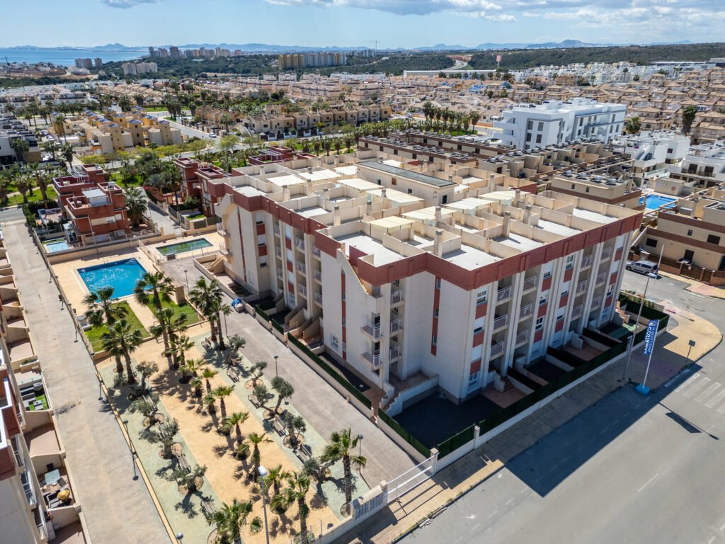 2-bedroom apartment in Orihuela Costa — 12