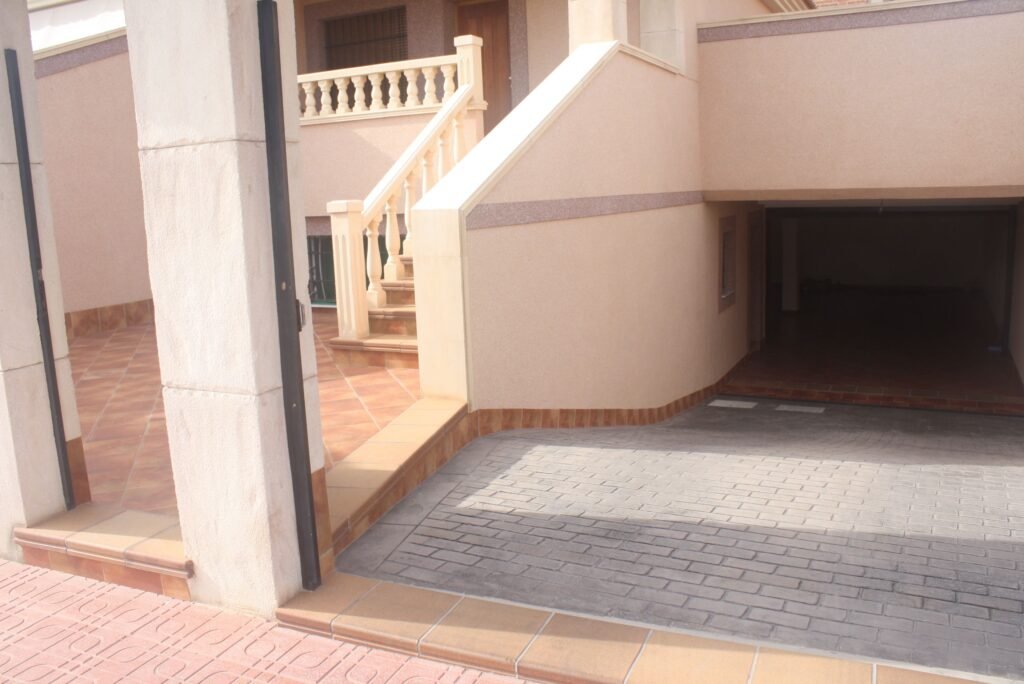 2-bedroom semi-detached villa in Torrevieja — 30