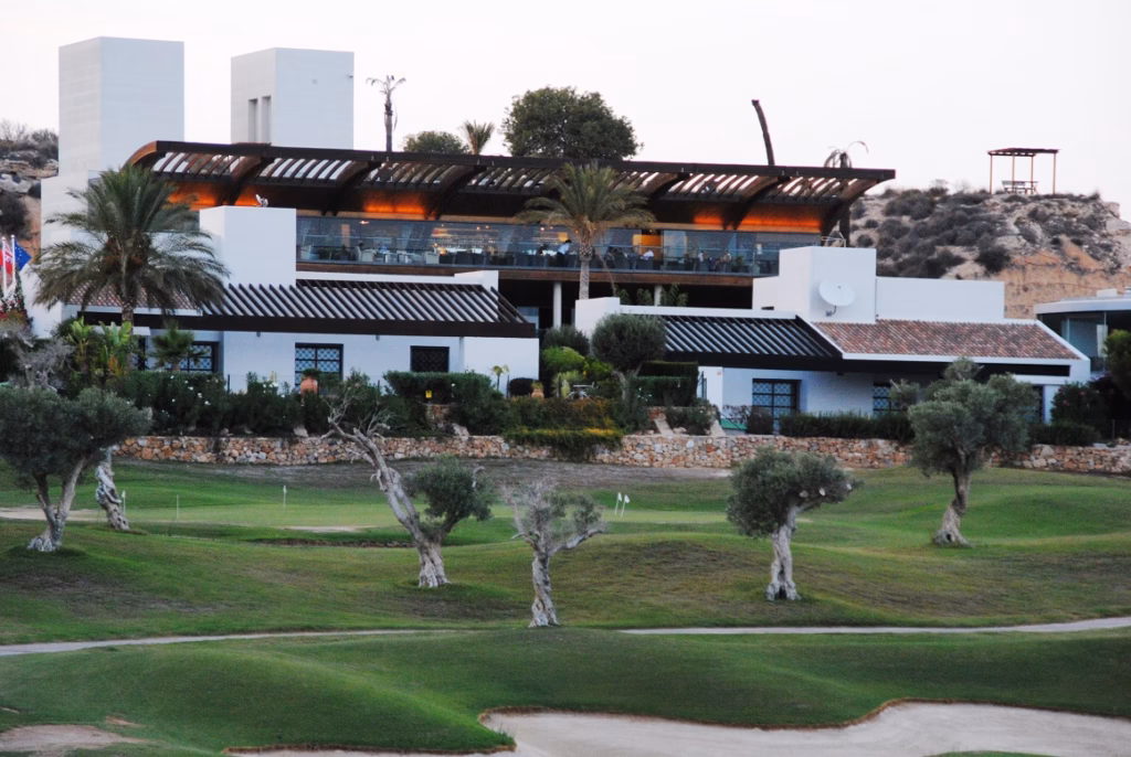 4-bedroom detached villa in Peraleja Golf — 15